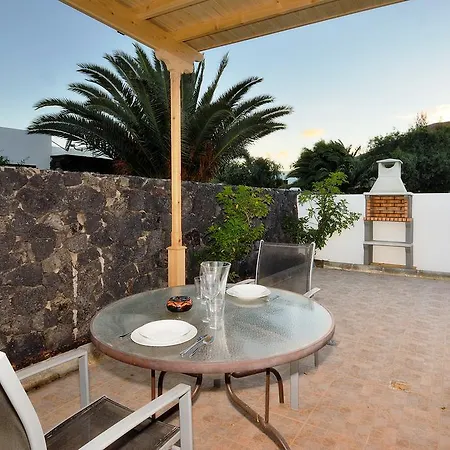 Okley Private Pool Вилла